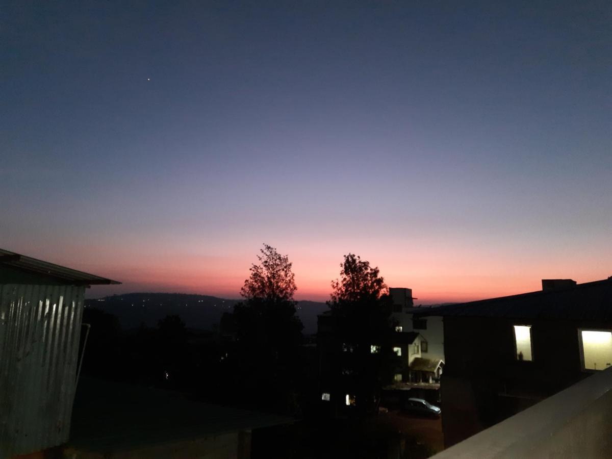 Trimurti Holiday Home Panchgani Exteriör bild